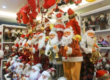 向老外出口圣誕用品，浙江義烏商人年銷數千萬